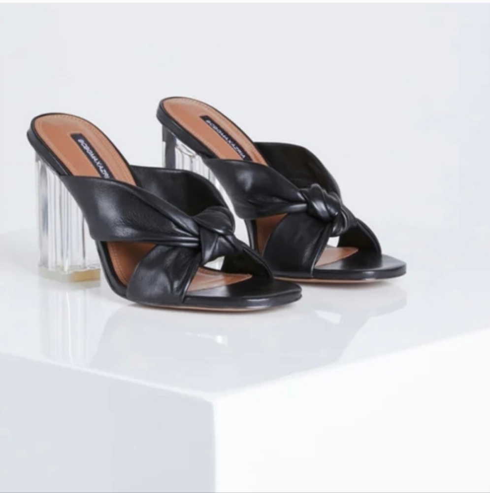 BCBGMAXAZRIA Nadeen Twist Strap Clear Heel Sandal in Black Size 8
